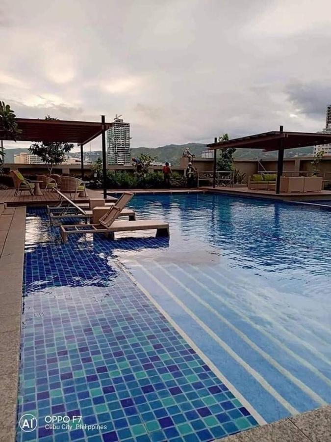 Horizon 101 A4 Near Robinson Mall Free Pool Wifi Cebu Stadt Exterior foto